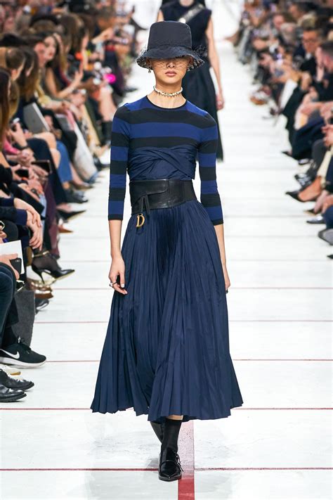 défilé dior versailles 2021|Défilé Christian Dior Prêt à porter automne.